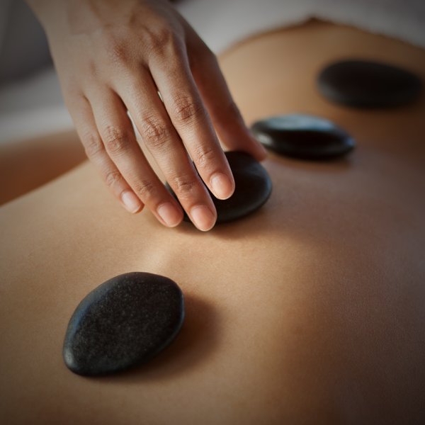 hot-stone-massage-Therapie - Stockfoto
