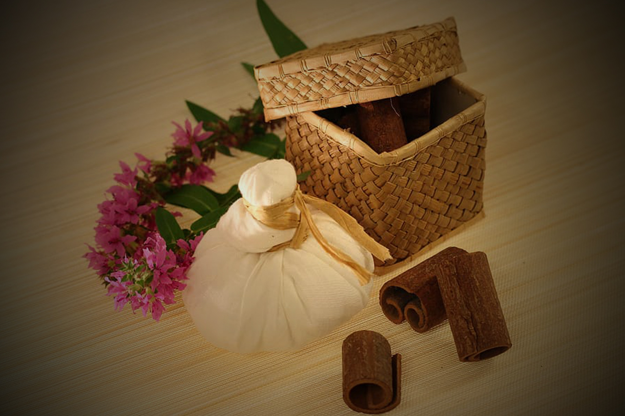 Gewürze, Kräutermassage, Zimt, Blüten, Korb 